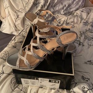 Silver sparkle open toe heel, size 10 Medium